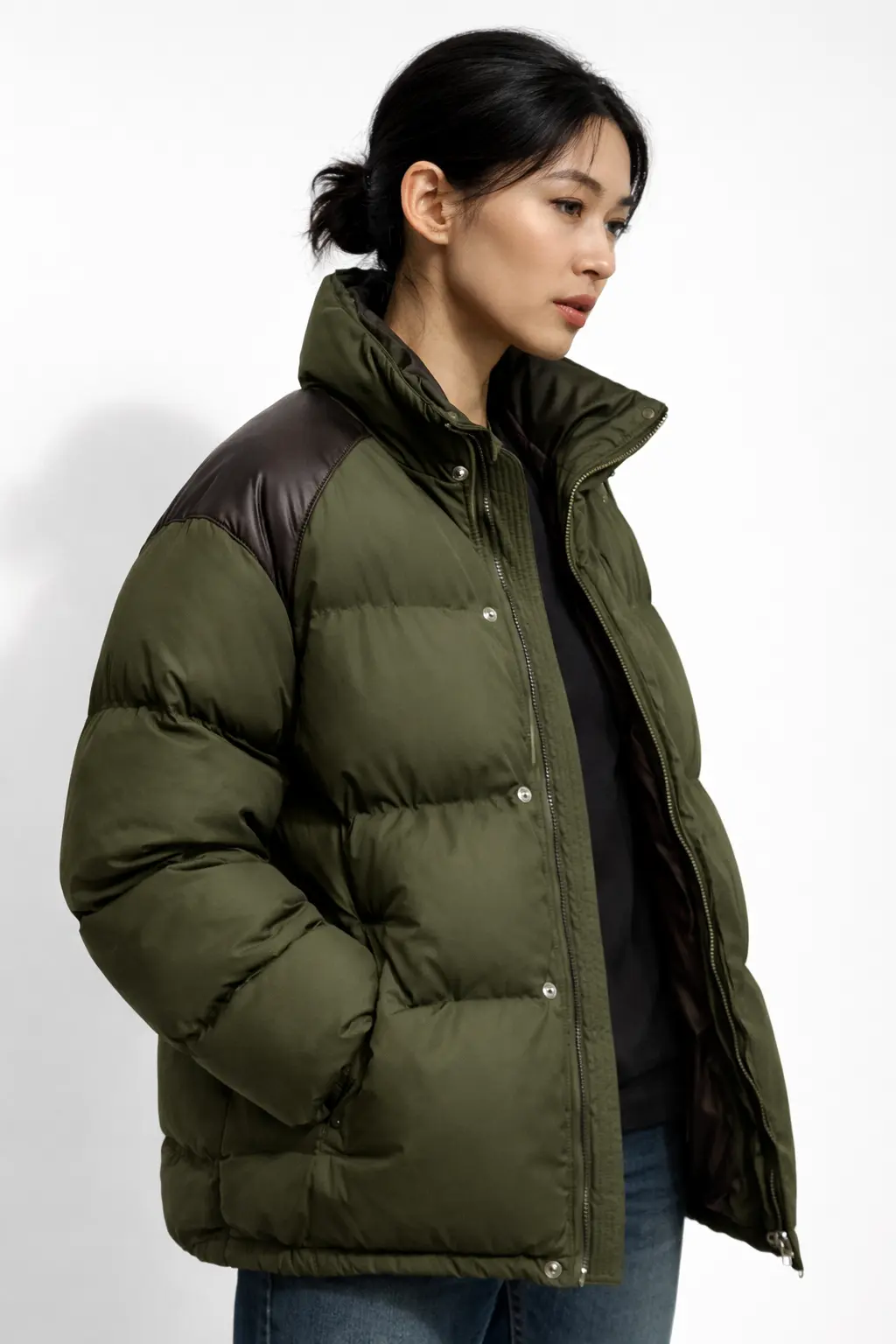 Side view fit of Synden S01 Krista Kosonen green puffer jacket