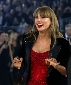 67th Annual Grammy Awards Taylor Swift Black Blazer