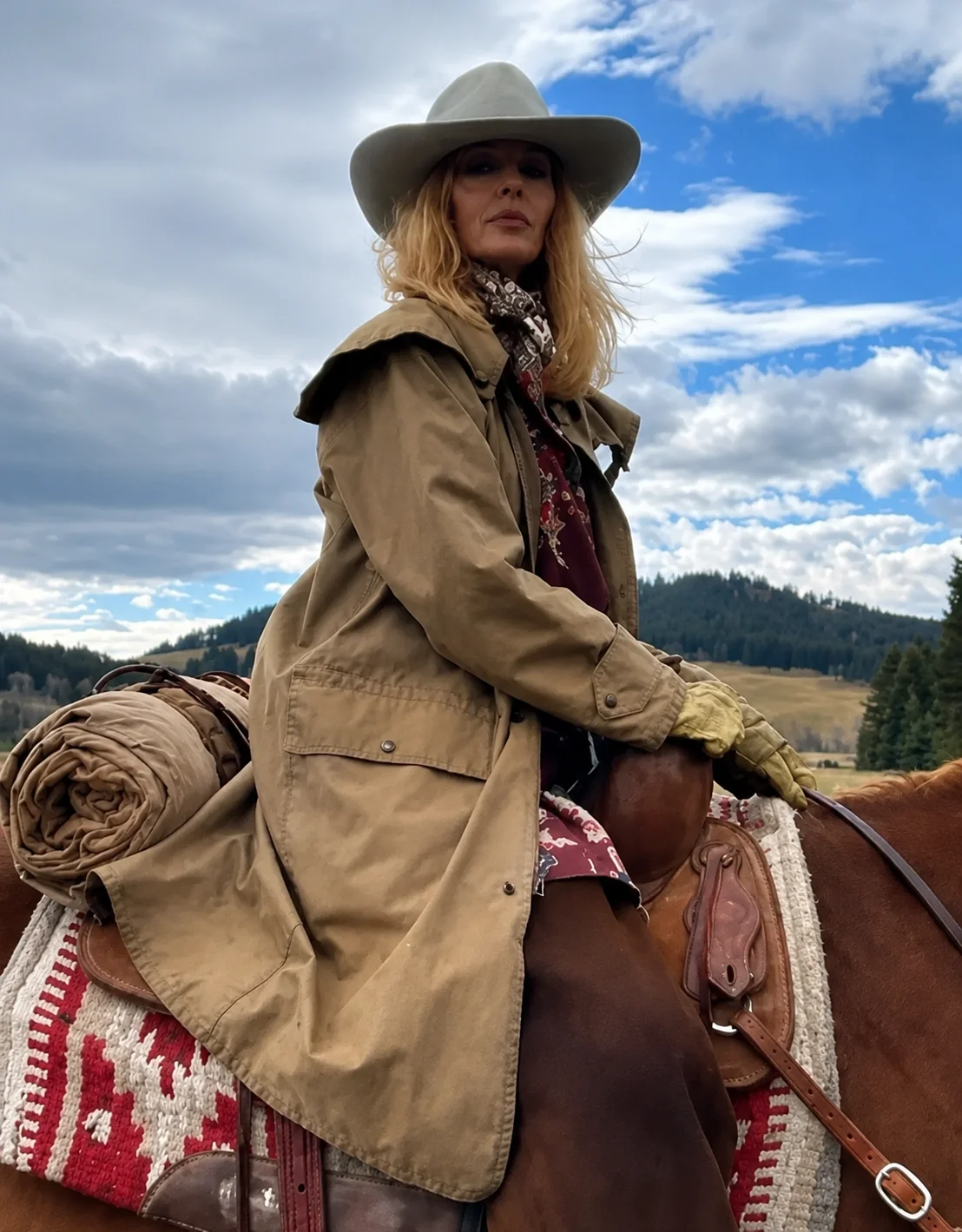 Dutton Ranch S01 Beth Dutton Brown Coat