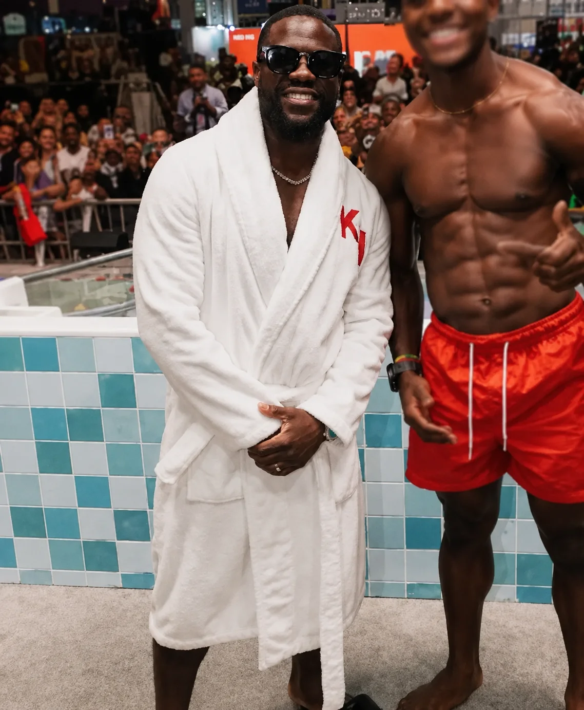 Fanatics Fest 2026 Kevin Hart White Robe